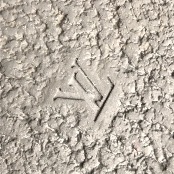 LOUIS VUITTON AUTHENTIC SNOWY FLAT BOOTS. - Picture 7 of 8